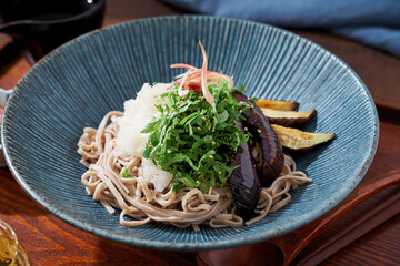 揚げナスと大葉と大根おろしの冷たいお蕎麦