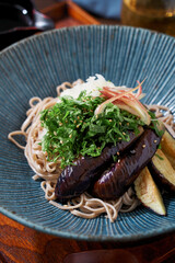 揚げナスと大葉と大根おろしの冷たいお蕎麦