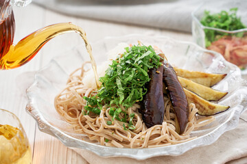 揚げナスと大葉と大根おろしの冷たいお蕎麦