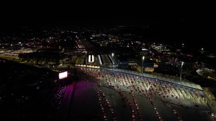 Trafico en Cruce Fronterizo Tijuana San Diego nocturno 2