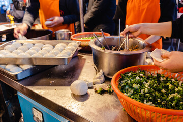 台湾　夜市　肉まん