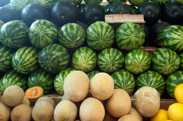 Fototapeten Dubai United Arab Emirates Melons at the vegetable market. © Richard