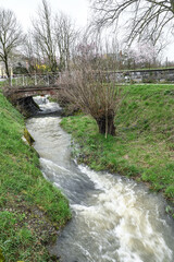 Belgique wallonie riviere eau environnement vallée de la Lesse - 766239135