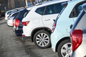 auto voiture parking mobilité environnement carbone - obrazy, fototapety, plakaty