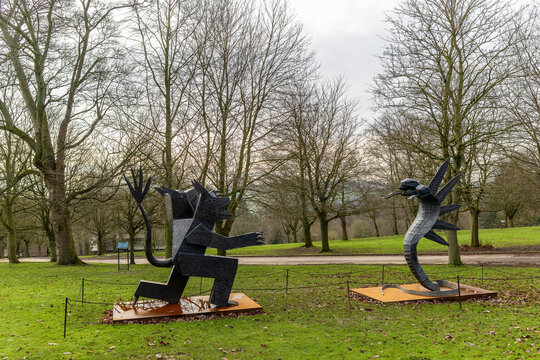 Bronze sculpture by Jordy Kerwick: Hydra vs Bear as displayed at the YSP near Wakefield, UK.
