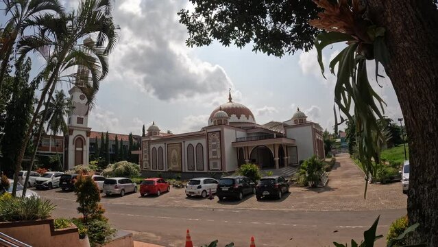 video timelapse, The movement of clouds during the day over the domed building of a mosque. Islamic 