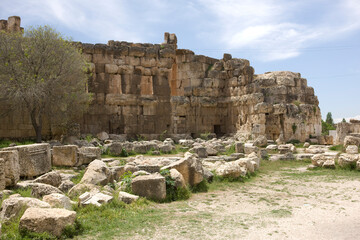 Fototapeta na wymiar Lebanon. Ruins of the Baalbek Temple on a sunny spring day.