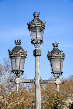 Detailed image of a streetlamp at montjuic in Barcelona