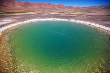 Fototapeten Lake in crater © Galyna Andrushko