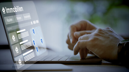 fiktiver Online-Marktplatz für Immobilien, im Hintergrund eine Person die an einem Laptop tippt, Kauf, Miete, Kauf, Finanzierung, Wohnung, Kredit