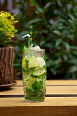 Cold refreshing coctail with lime and mint - 766569774