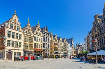 Foto op Plexiglas Antwerpen old town with typical flemish style houses buildings with gables and street restaurants on Big Market Square pedestrian street in Antwerp city historical centre, Flemish Region, Belgium © Aliaksandr