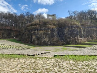 alter amphitheater