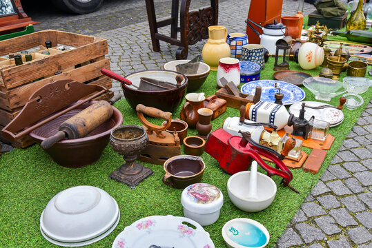 Garage sale of old and antiques items.