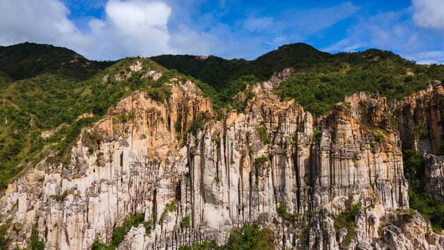 Estoraques vista de frente, norte de santander, paisaje seco