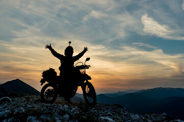 The man who explores, rides and adventures in the peak mountains with his motorcycle - 766774566