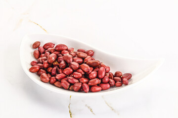 Raw peanut heap for roast