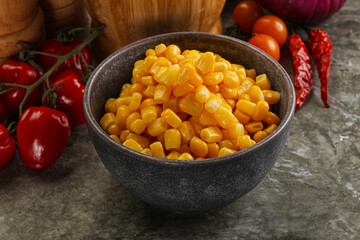Sweet canned ripe corn grain