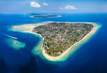 Papier Peint photo Lavable Récifs coralliens Aerial view of a tiny tropical island surrounded by large, fringing coral reef and blue, warm ocean (Gili Air, Indonesia)
