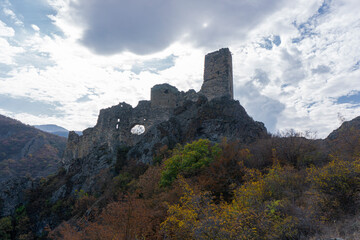Obraz premium Ancient fortress on the rock.