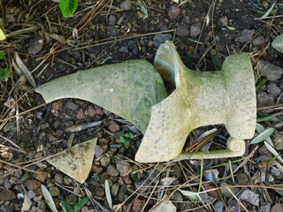 vaso decorativo in giardino