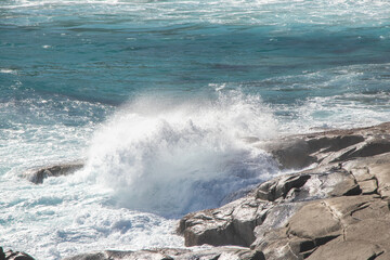 Crashing Waves on the Rocks