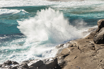 Crashing Waves on the Rocks