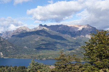 Fototapeta na wymiar Picture of the view of the mountains, forests and plants of Circuito Chico, Bariloche, Argentina