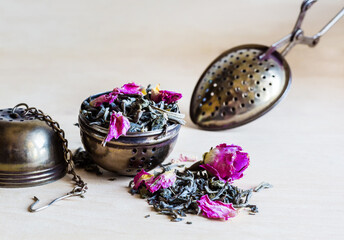 tea with rose petals - 767154514