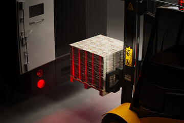 Secure Forklift Transportation of Stacked Banknotes With High-Security Facility