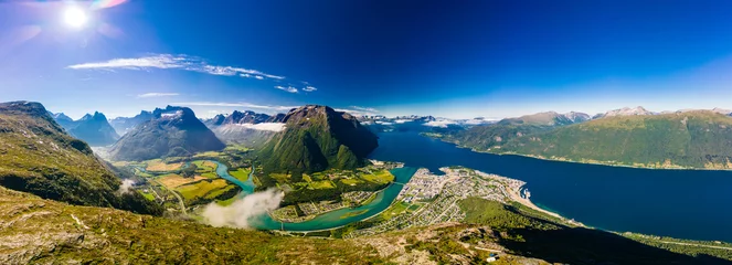 Deurstickers Rampestreken in Andalsnes, Norway. A famous tourist viewpoint © ali
