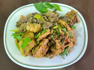 Vegetable Protein Salad and Stir-fried Mushrooms with Lemongrass