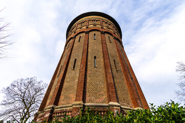 Alter Wasserturm in Krefeld an der Gutenbergstraße - 767189329
