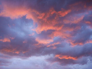 Fototapeta na wymiar Cloudy sky with stunning colors