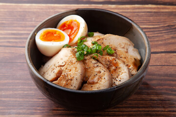 鶏肉のチャーシュー丼