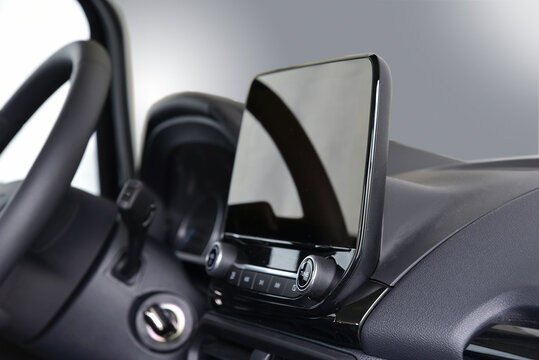 Screen multimedia system on dashboard in a modern car