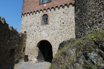 Fototapeta na wymiar Burgtor am Torhaus der Burg Falkenstein in Sachsen-Anhalt im Harzvorland