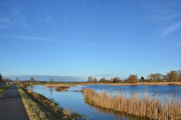 Radweg am Überschwemmunggebiet