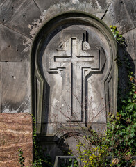alte Grabmäler,  Kirchof 1 der Evangelischen Georgen-Parochialgemeinde, Greisfswalder Straße, Berlin, Deutschland