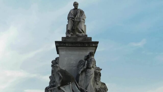 Louis Pasteur statue | Time Lapse | French biologist who developed a cure for rabies