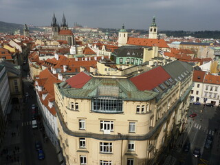 Vue panoramique de Prague depuis les hauteurs