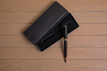 black fountain pen in elegant case - 767475791