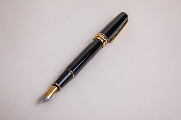 black fountain pen in elegant case - 767477719
