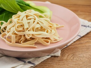 두부로 만든 국수, 청경채, 음식