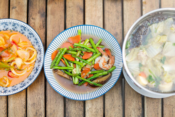 A Thai dish called Stir-Fried Asparagus with Fresh Shrimp has a mellow flavor and is good for health.