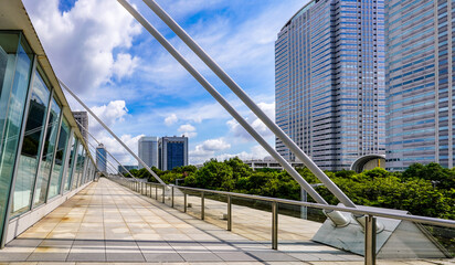 幕張メッセ国際展示場からワールドビジネスガーデン
