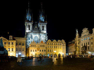 Fototapeta na wymiar Praga, Piazza della Città vecchia, di notte