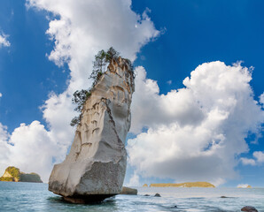 Beautiful Te Hoho Rock at Cathedral Cove Marine Reserve, Coromandel Peninsula, New Zealand. 