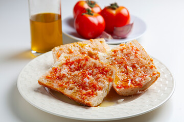 bread with tomato and olive oil, typical Spanish food, Catalonia, Valeares, Valencia,..