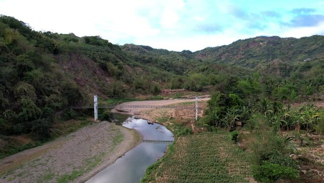 Villager cable bridge in Mabau, Bintong Bukawe, Mar  2024 before sink in the resuvoir 